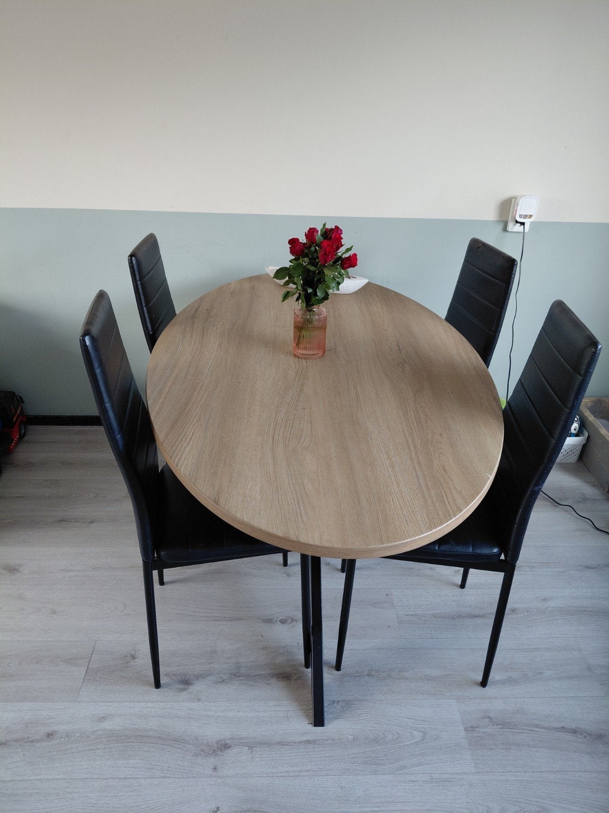 Eettafel met 4 stoelen - 160 cm, Huis en Inrichting, Ophalen of Verzenden, Gebruikt, Modern, 4 tot 6 stoelen