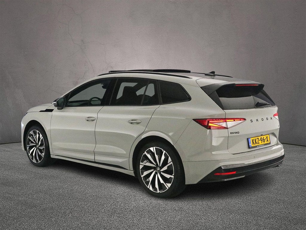 Skoda Enyaq 85 Sportline 286pk Automaat Trekhaak, Panoramada, Auto's, Skoda, Automaat, Achterwielaandrijving, 510 min, 82 kWh