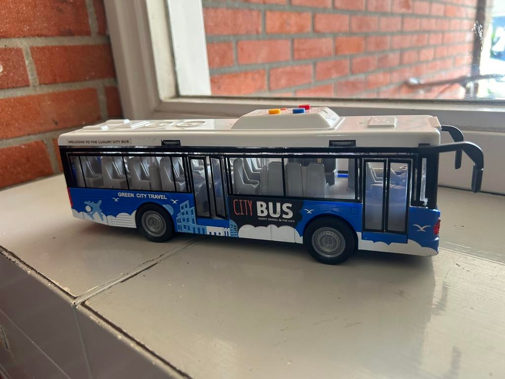 Realistische Speelgoed Stadsbus met Licht en Geluid, Hobby en Vrije tijd, Modelauto's | 1:50, Ophalen of Verzenden, Zo goed als nieuw