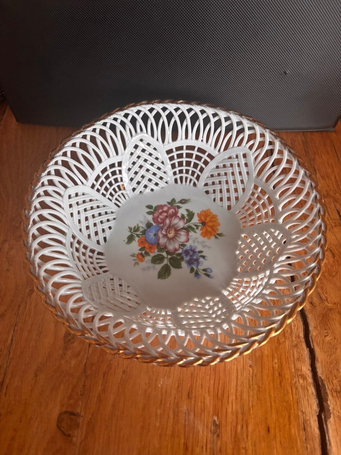 Vintage porseleinen kop en schotel en mandjes, Antiek en Kunst, Verzenden