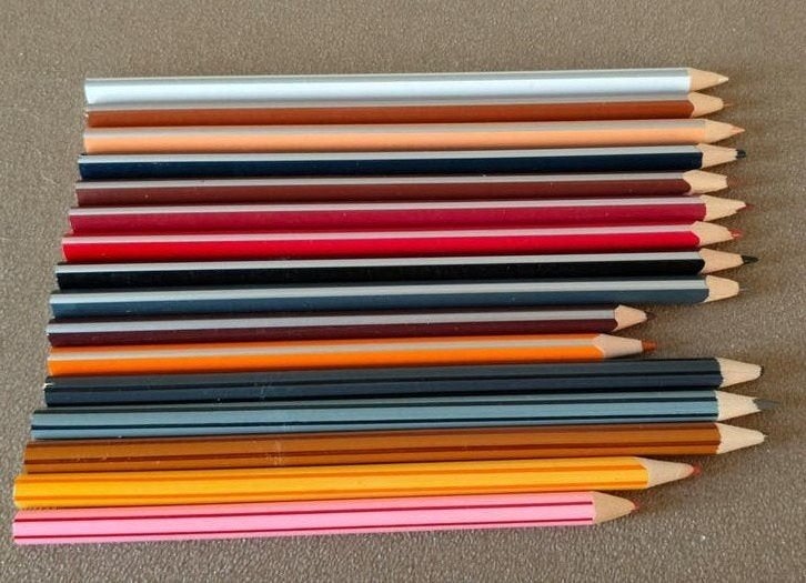 16 KLEURPOTLODEN, Hobby en Vrije tijd, Tekenen, Ophalen of Verzenden, Gebruikt, Potlood of Stift