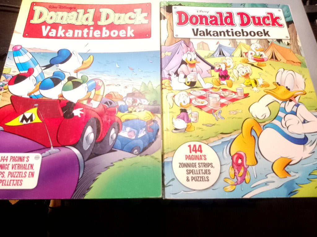 2 X VAKANTIEBOEK  donald duck  2021 +2000, Eén stripboek, Ophalen of Verzenden, Zo goed als nieuw