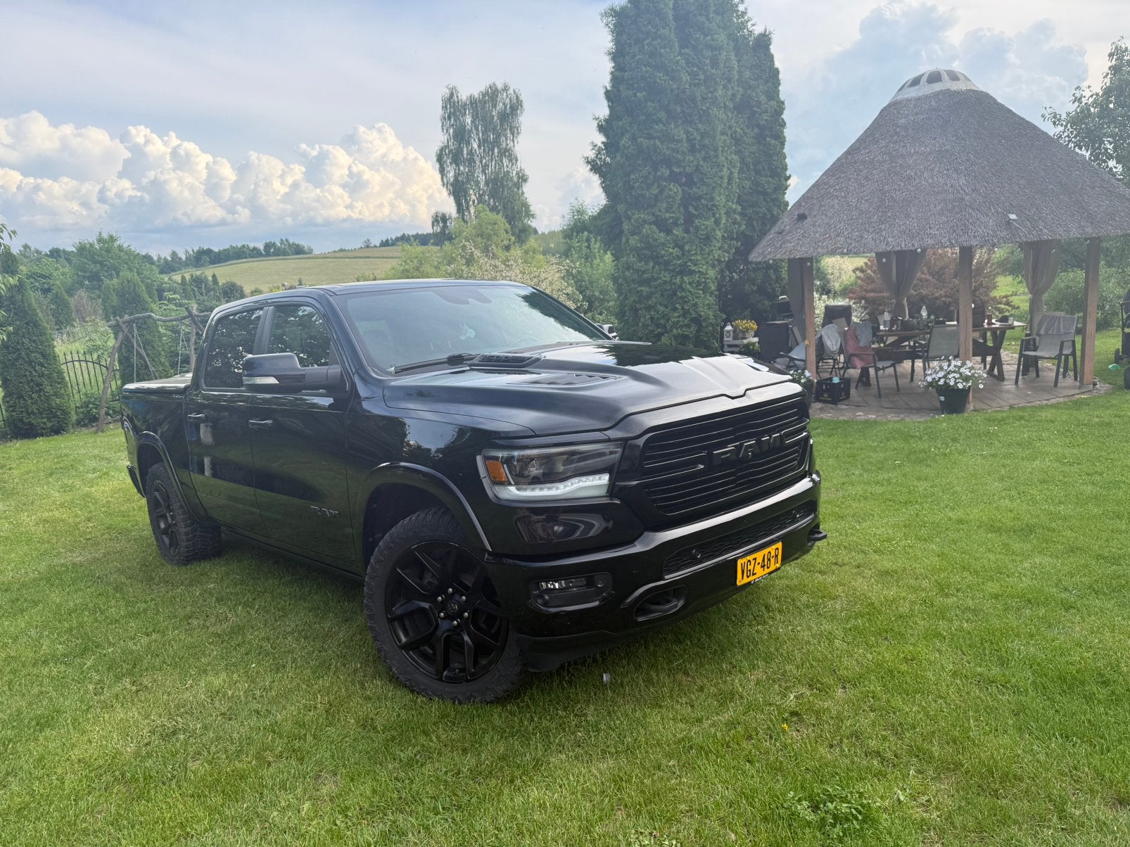 RAM 1500 RAM 1500 2020 Zwart, Auto's, 5654 cc, Overige bekleding, Origineel Nederlands, Vierwielaandrijving
