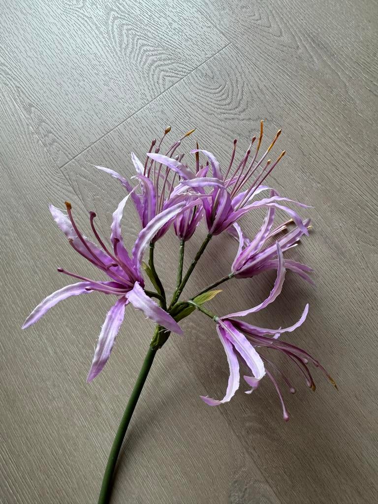 Kunsttak Silka - Paarse decoratieve bloem, Huis en Inrichting, Ophalen, Zo goed als nieuw