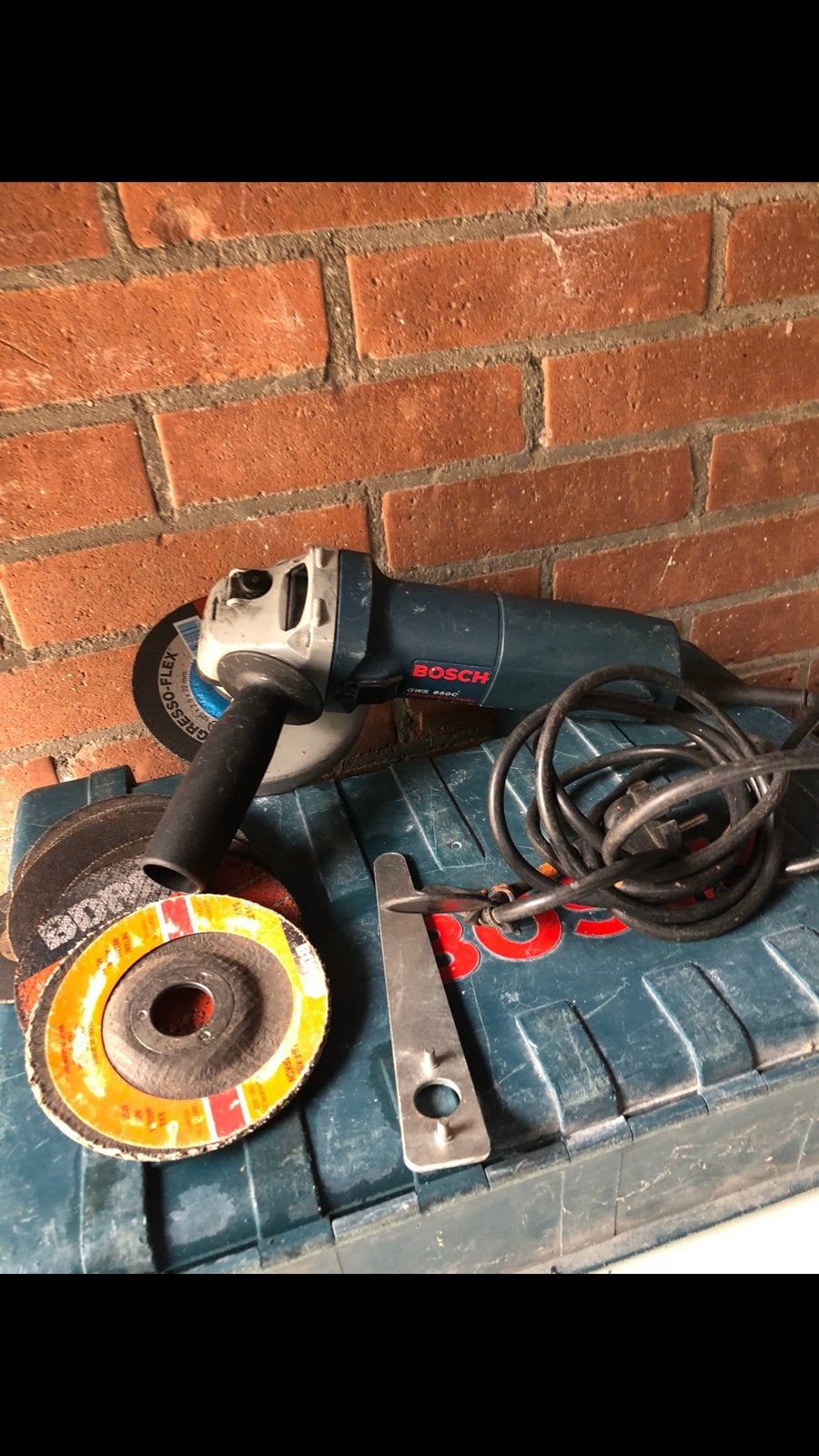 Professionele Bosch slijptol GST 850C werkt naar behoren, Ophalen, Zo goed als nieuw, Haakse handslijpmachine