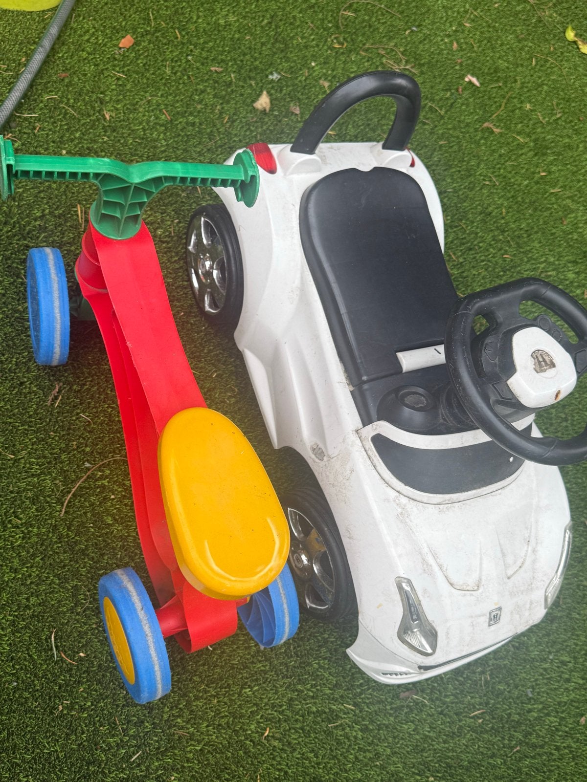 Loopfiets en Loopauto Set - Speelplezier voor Peuters, Ophalen of Verzenden, Gebruikt, Loopfiets
