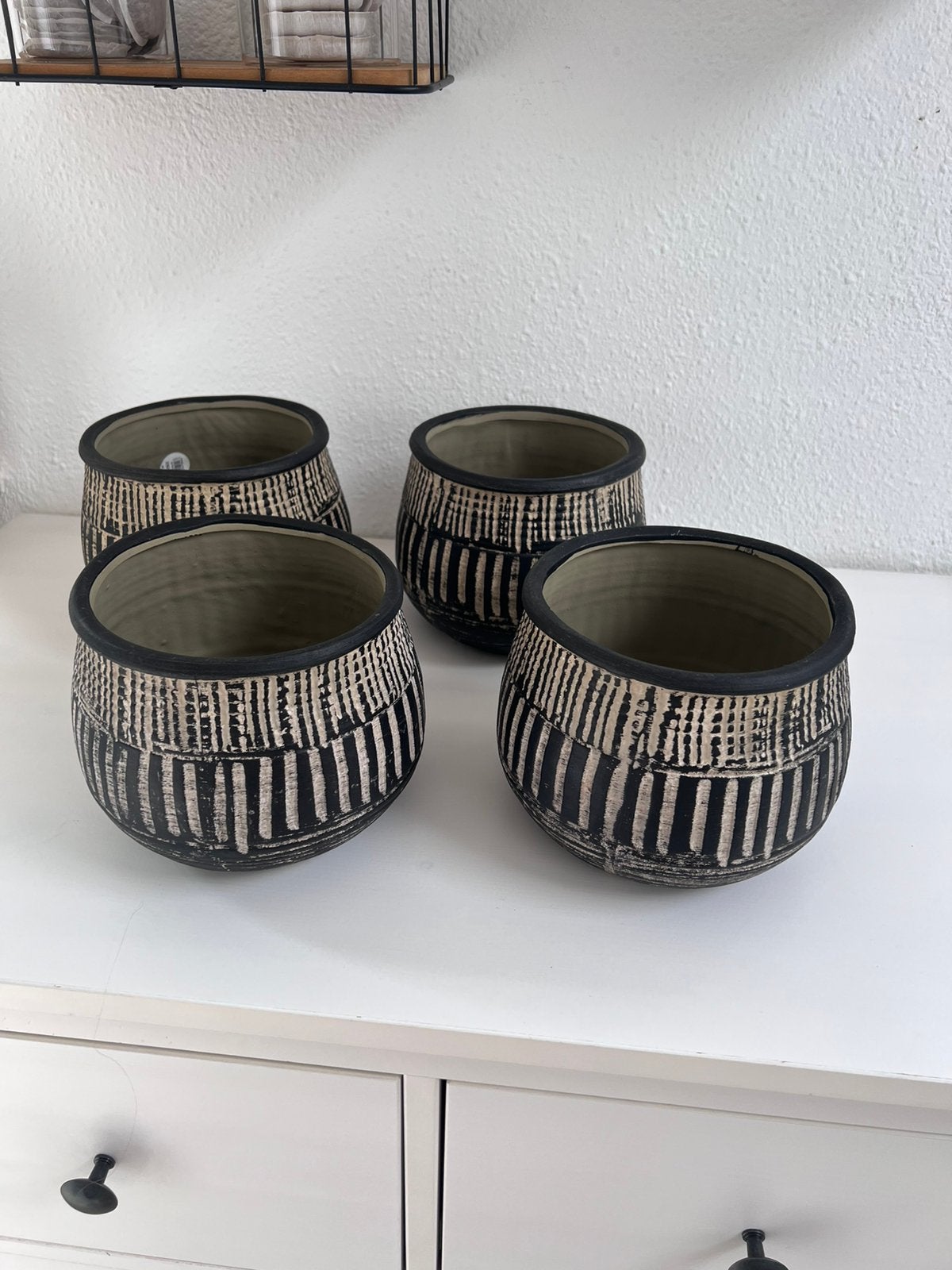 4 Madam Stoltz bloempotten rond. Zwart/beige., Verzenden, Rond, Binnen, Zo goed als nieuw
