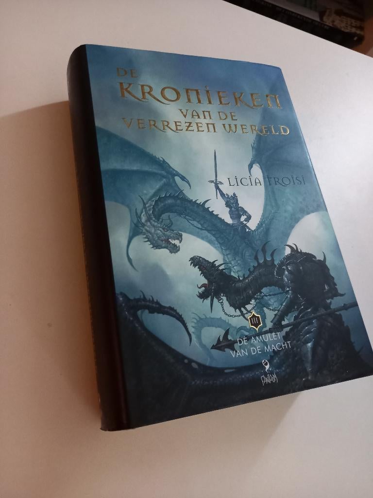 Licia Troisi: de Kronieken van de Verrezen Wereld (deel 3), Boeken, Ophalen of Verzenden, Zo goed als nieuw