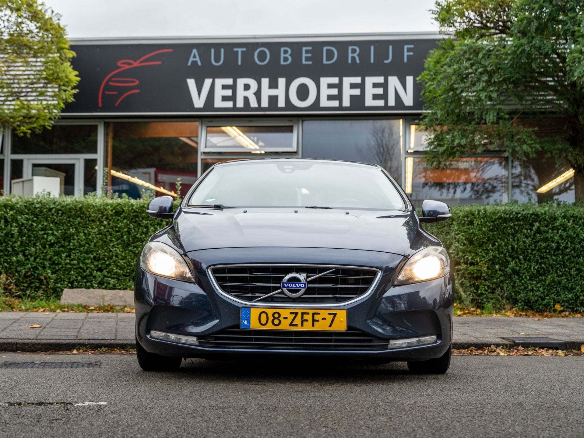 Volvo V40 1.6 D2 Momentum | PARKEER CAMERA | LEDER ZWART | C, Auto's, Voorwielaandrijving, 28 km/l, Gebruikt, Zwart