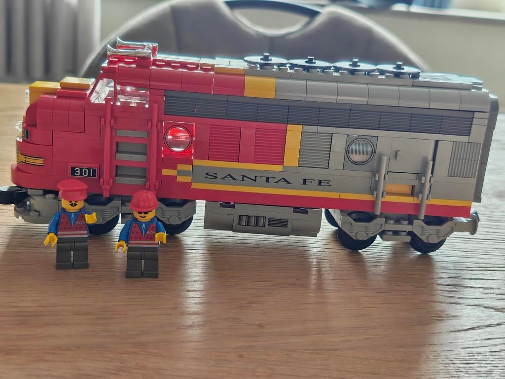 Lego Santa Fe Super Chief (10020) - Zo goed als nieuw, Kinderen en Baby's, Speelgoed | Duplo en Lego, Ophalen, Overige thema's