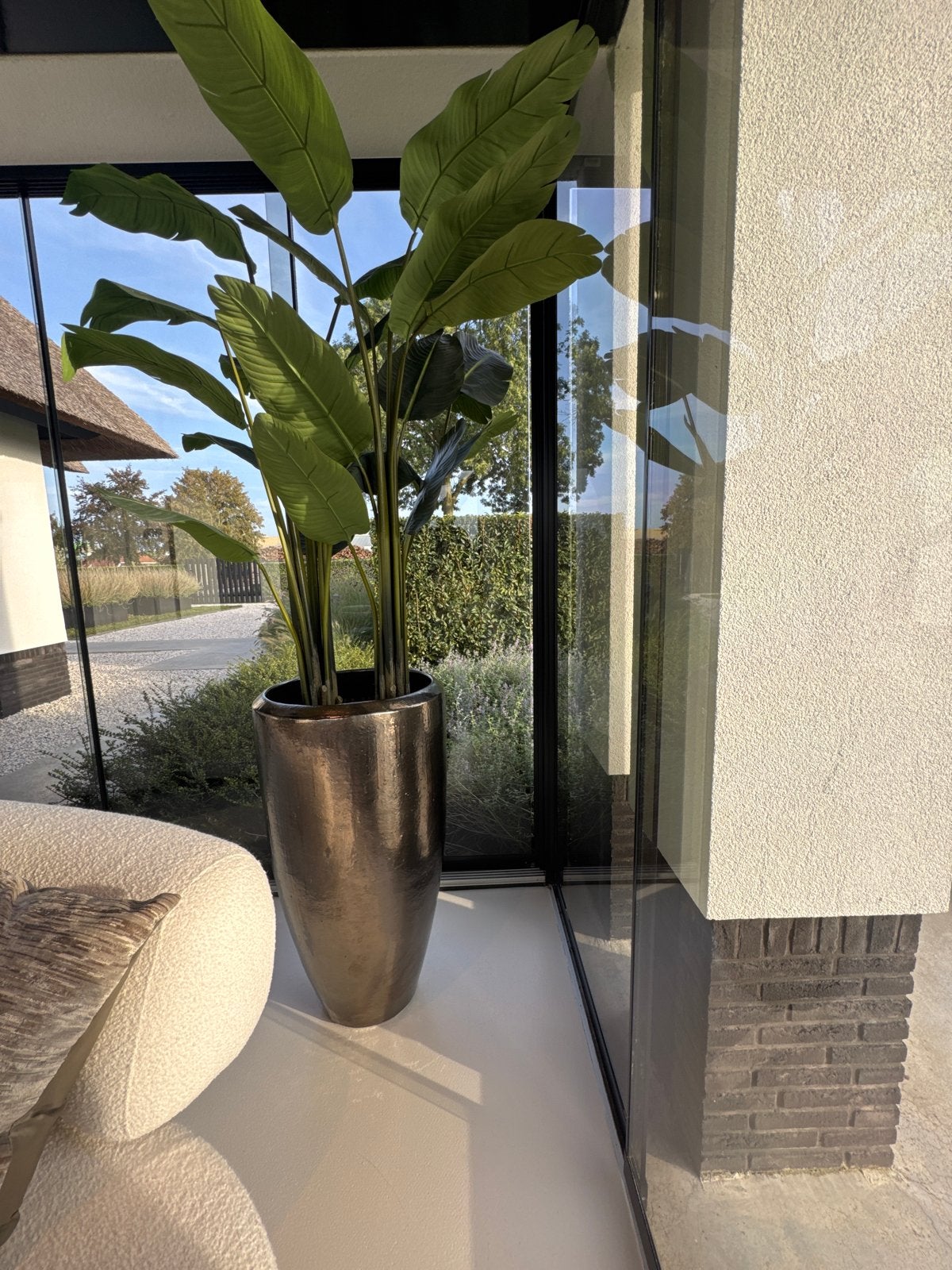 Mooie bruine pot met 2 kunstplanten, Ophalen, Binnen, Bruin, Gebruikt