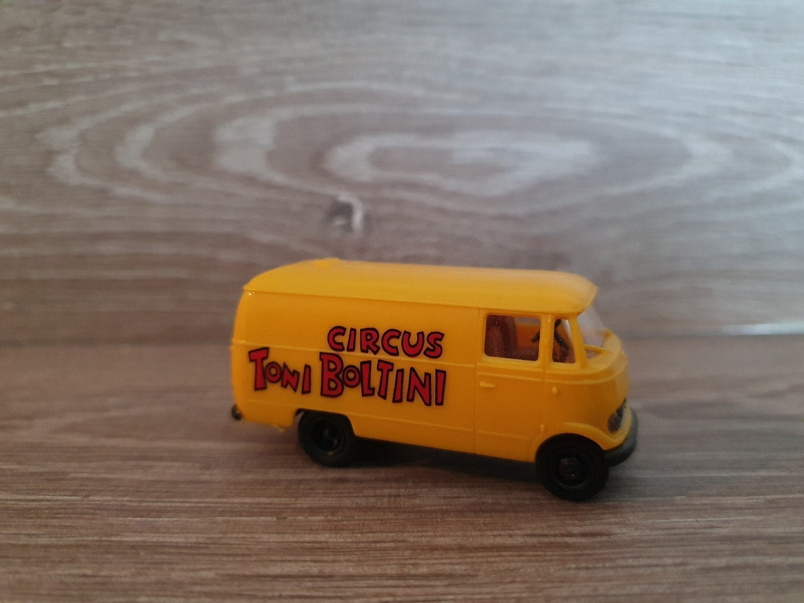 Brekina Mercedes-Benz O319 Circus Toni Boltini 1:87, Ophalen of Verzenden, Zo goed als nieuw, Bus of Vrachtwagen, Brekina