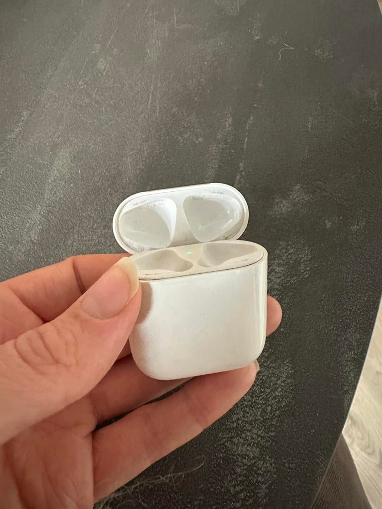Apple Airpod 2 oplaadcase, Ophalen of Verzenden, Gebruikt, In oorschelp (earbud), Bluetooth