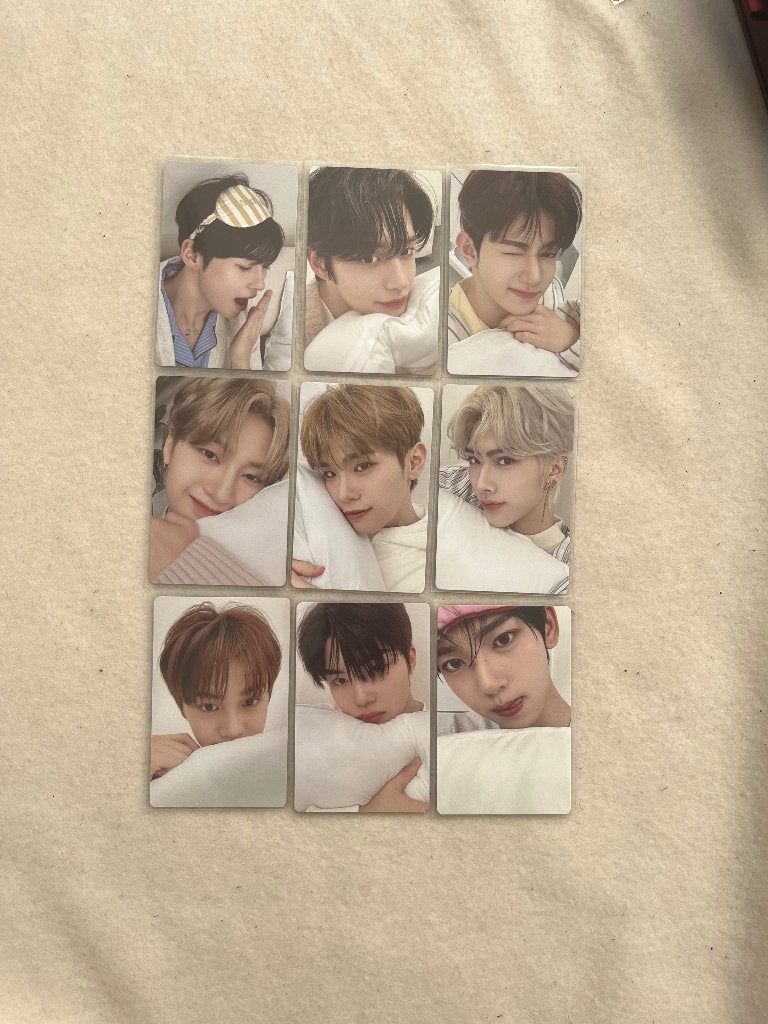 ZB1 Season Greetings photocard set kpop, Ophalen of Verzenden, Zo goed als nieuw, Foto of Kaart