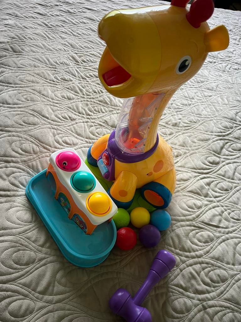 Leuk speelgoed: Giraf met balletjes en hamerspel, Kinderen en Baby's, Speelgoed | Vtech, Ophalen of Verzenden, Zo goed als nieuw