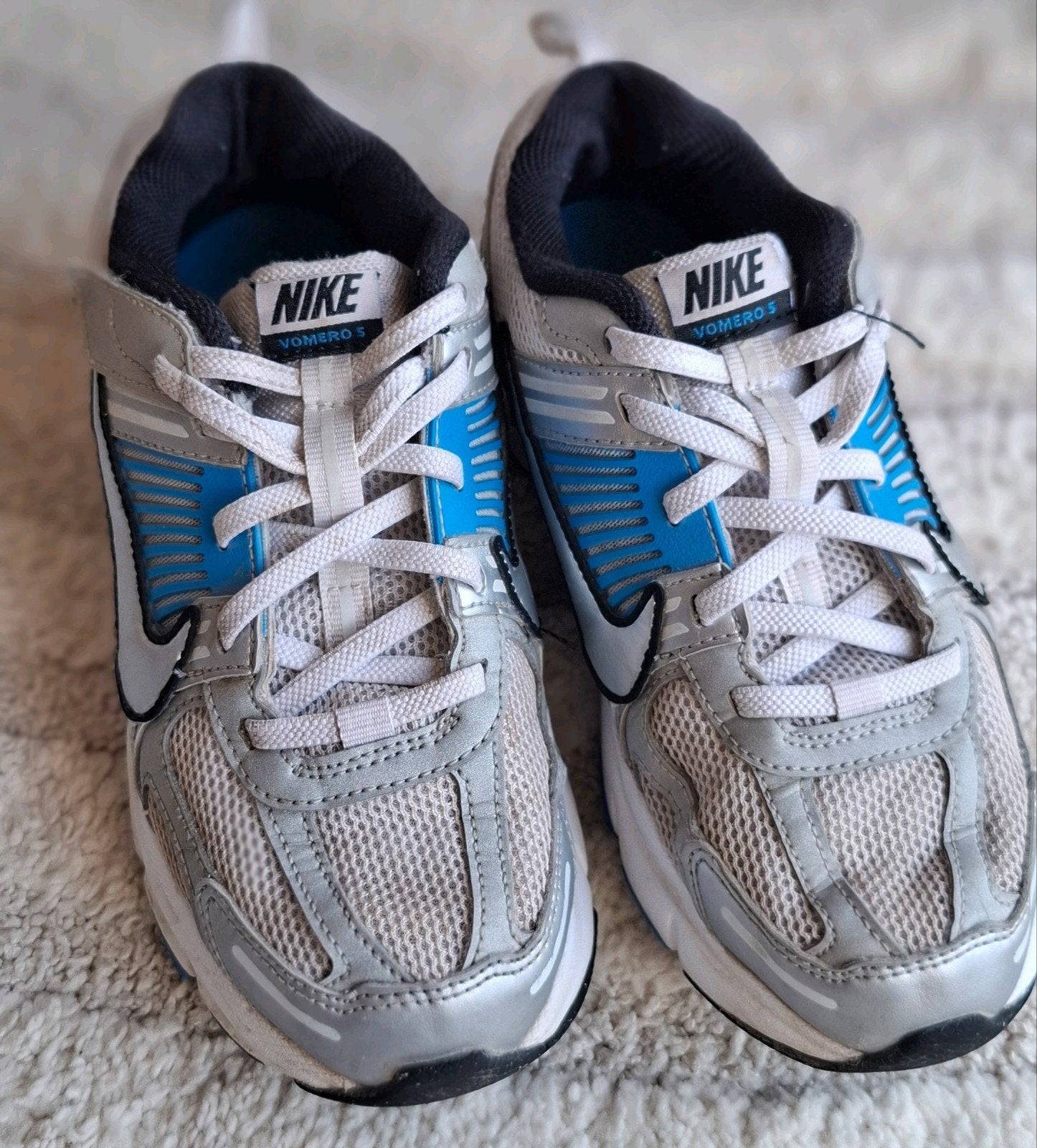 Nike Vomero 5 sneakers maat 35 – wit/blauw, Gebruikt, Jongen of Meisje, Schoenen, Ophalen of Verzenden