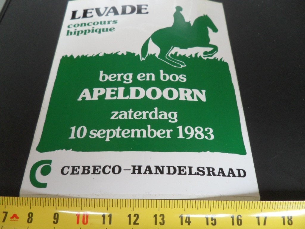 sticker Apeldoorn Berg en Bos 1983 LEVADE CEBECO handelsraad, Verzamelen, Stickers, Ophalen of Verzenden, Zo goed als nieuw