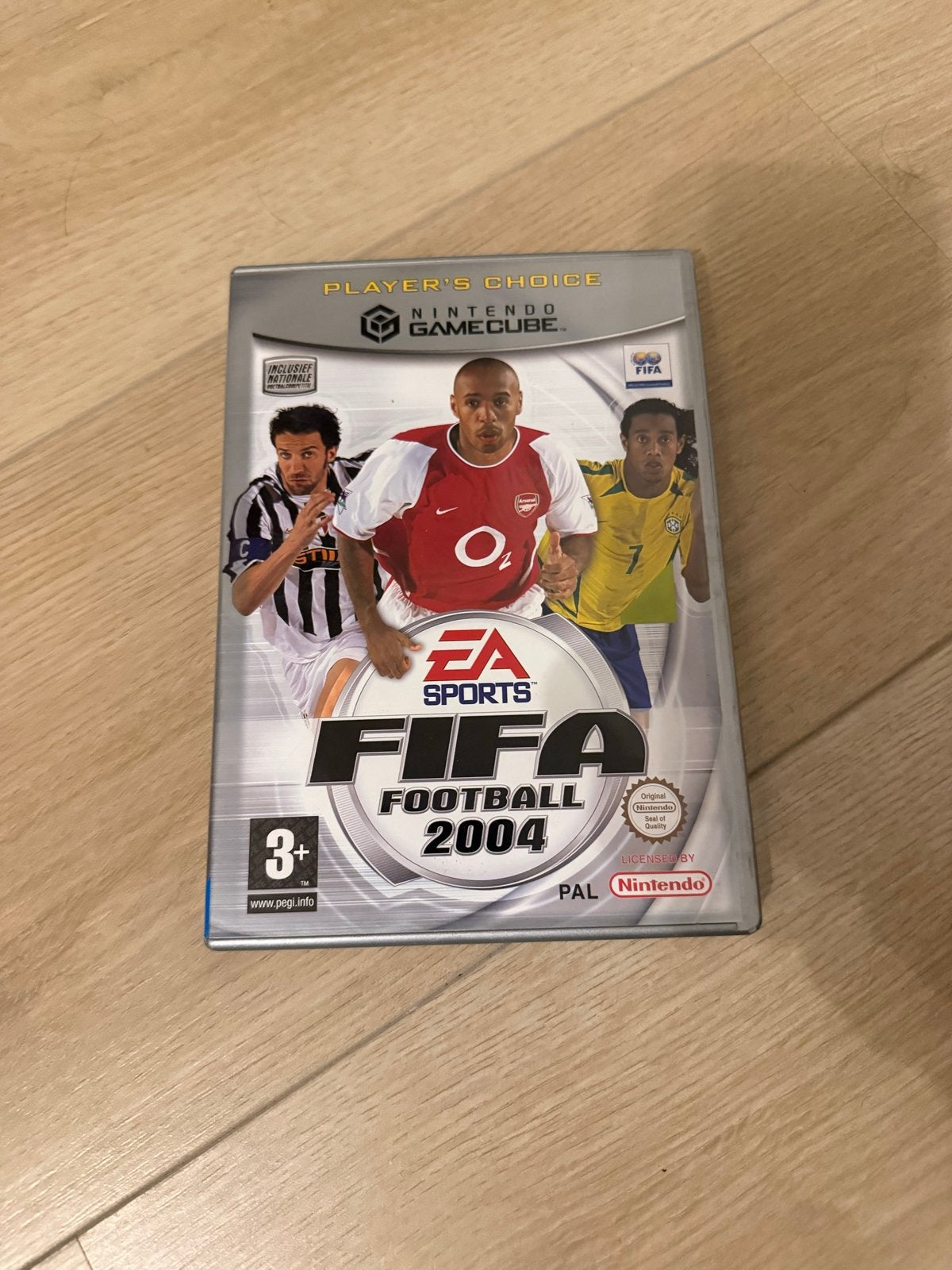 FIFA Football 2004 - Nintendo GameCube (Zo goed als nieuw), 2 spelers, Eén computer, Ophalen of Verzenden, Zo goed als nieuw