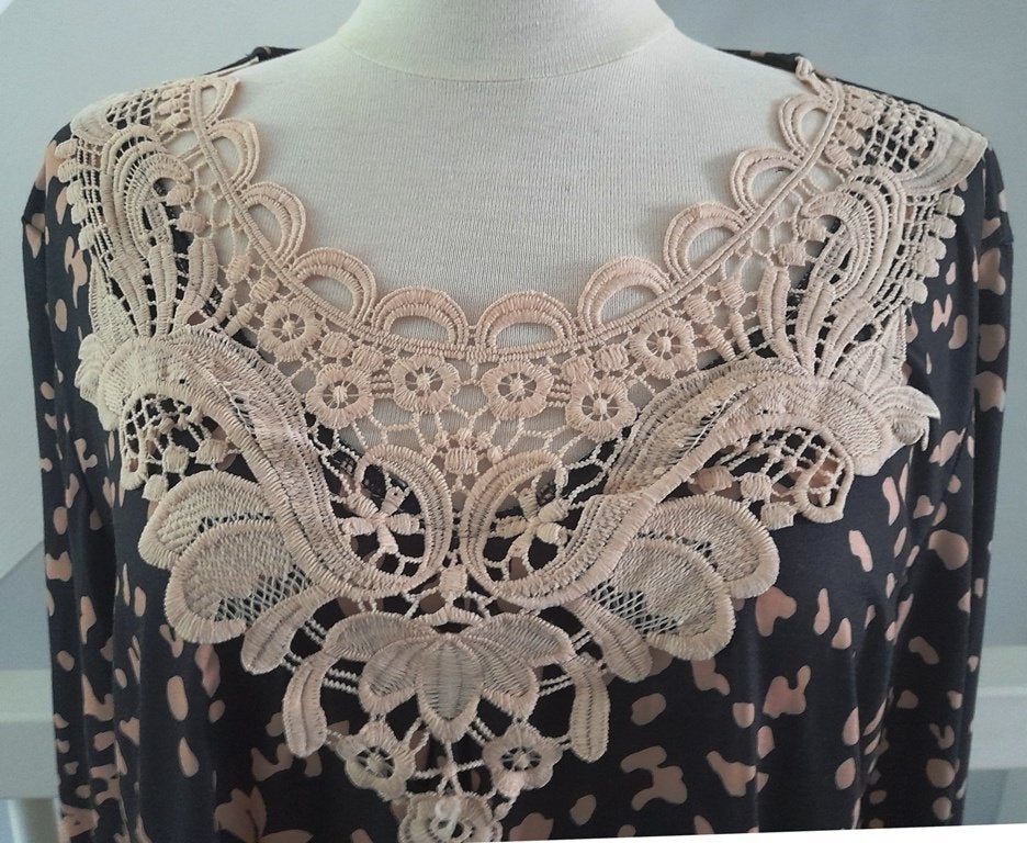 Blouse/tuniek/ met kant maat 42/44, Ophalen of Verzenden, Nieuw, Maat 42/44 (L), Overige kleuren