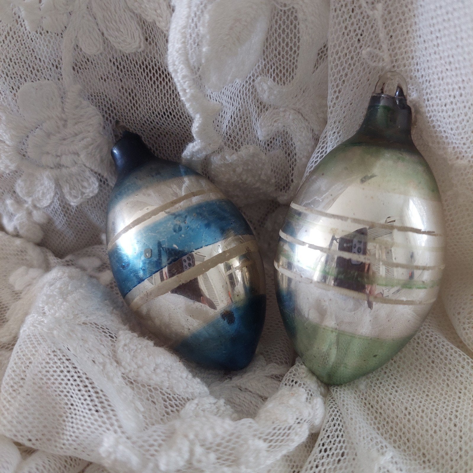 2 x ajeko ovalen kerstballen /olijf, Diversen, Ophalen of Verzenden