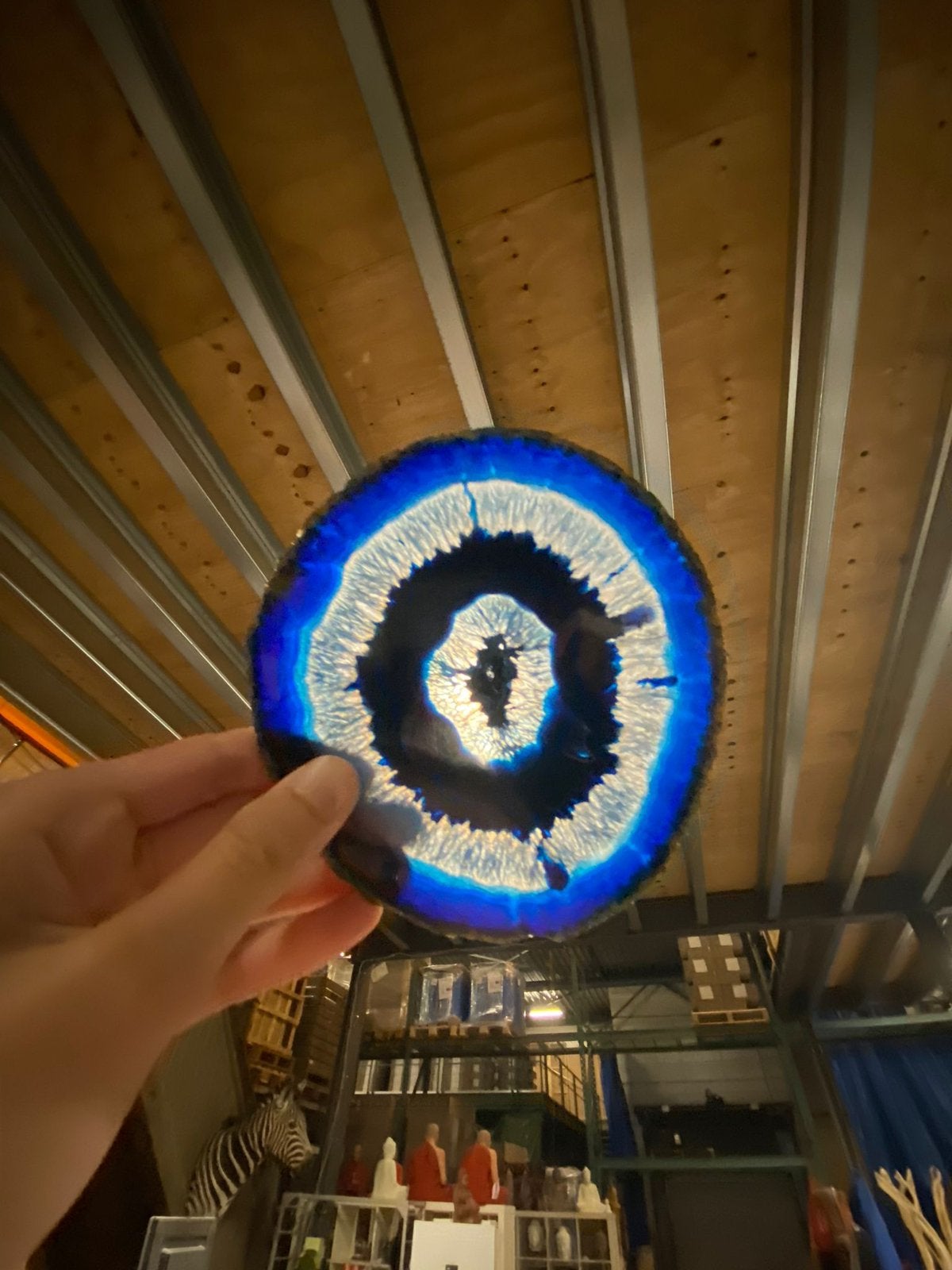 Blauwe agaatschijf op standaard, Ophalen of Verzenden, Mineraal