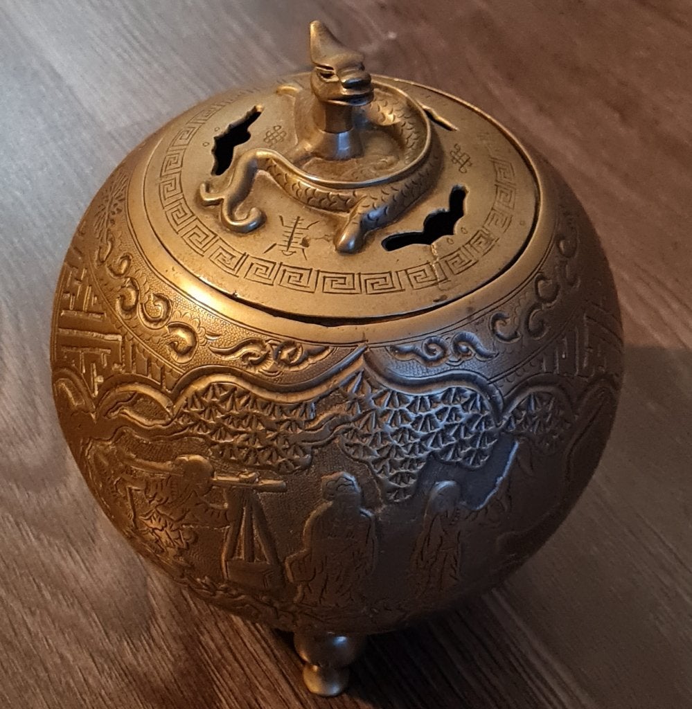 Bronzen wierookvat met mooie afbeeldingen en draak, Antiek en Kunst, Ophalen of Verzenden, Brons