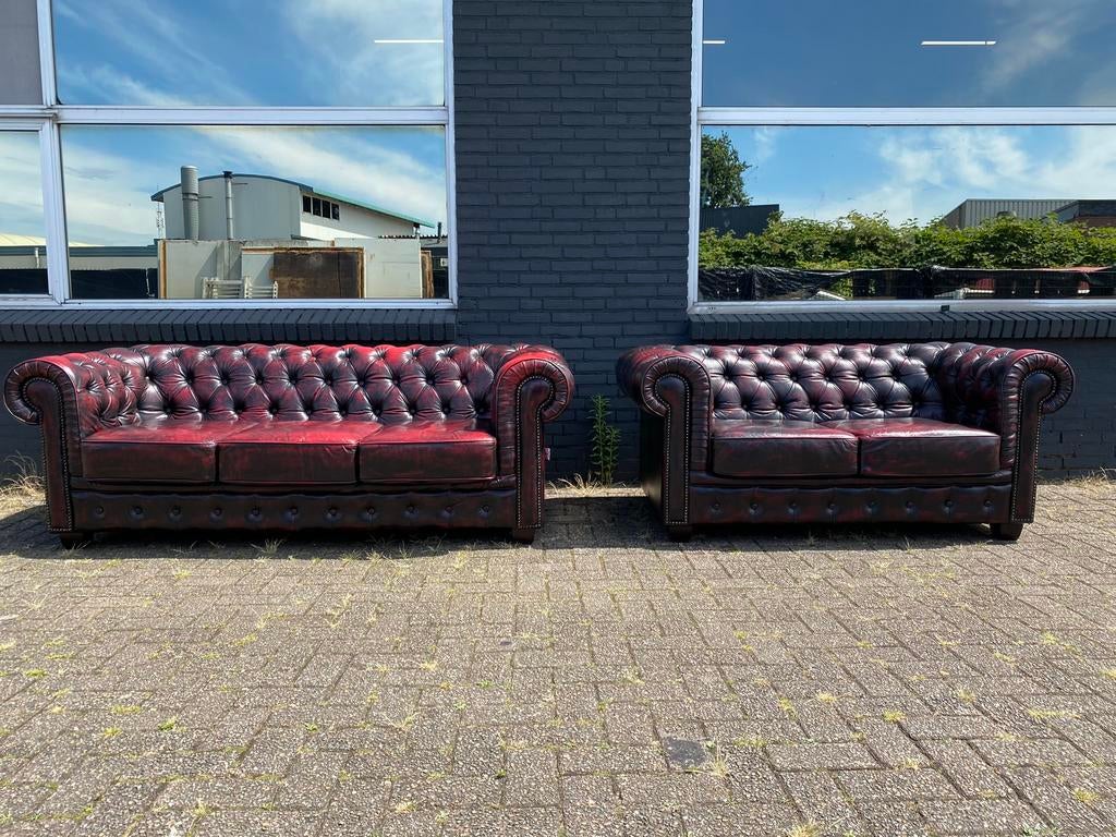 Ruime Chesterfield 3+2 zit bankstel Oxblood rood, Gebruikt, 125 cm of meer, Leer, Ophalen of Verzenden