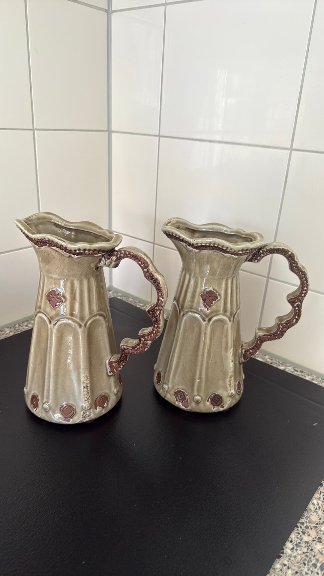Twee karaffen, Ophalen