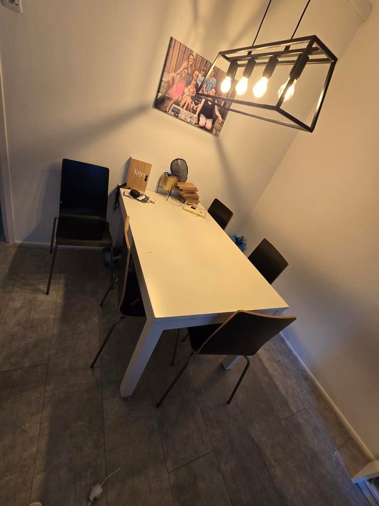 Eettafel 12080(uitschuifbaar)+5 stapelbare stoelen, Huizen en Kamers, Kamers te huur