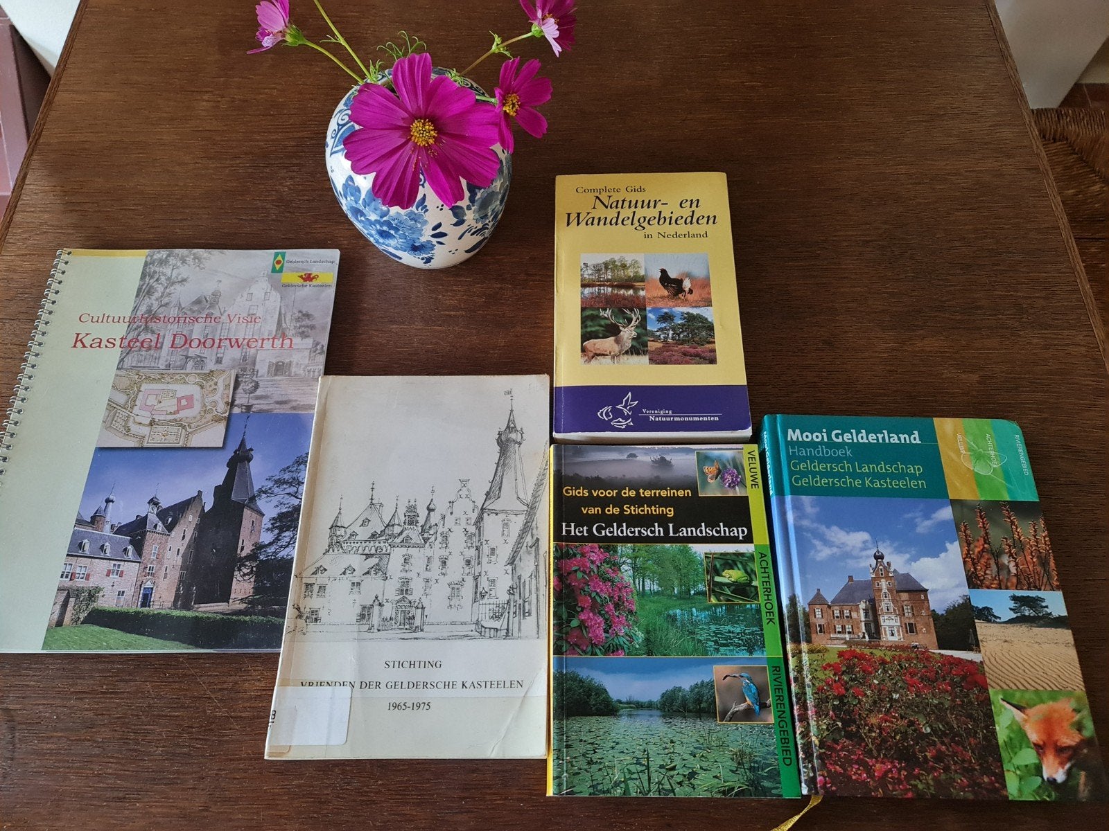 Boeken Gelderland: wandelen, Geldersch Landschap, kastelen, Boeken, Partijen en Verzamelingen, Ophalen, Gelezen, Verschillende onderwerpen