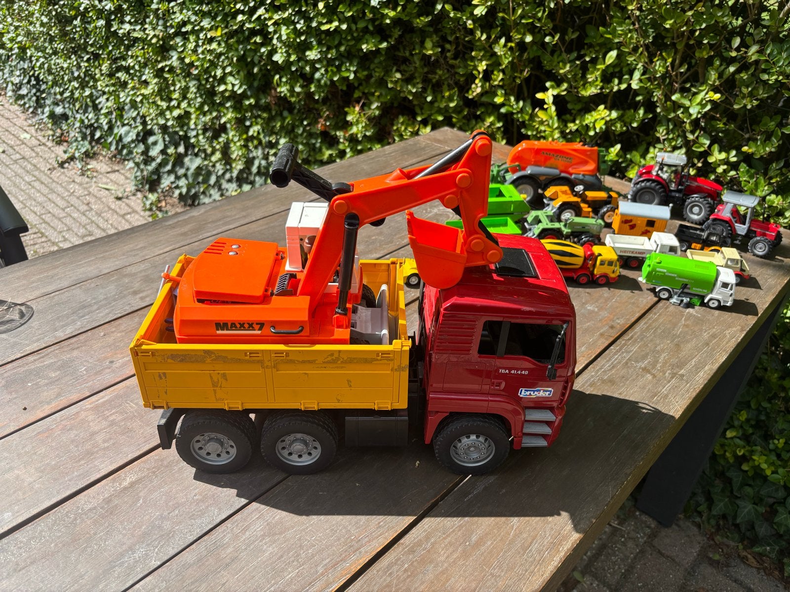 Bruder truck met Playmobil graafmachine, Ophalen of Verzenden, Gebruikt