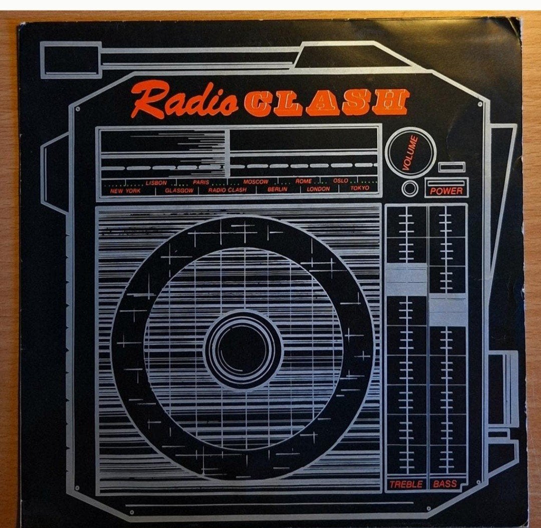 The Clash - 'This is Radio Clash' - Single (1981) - Z.G.A.N., Originele persing, 7 inch, Ophalen of Verzenden, Zo goed als nieuw