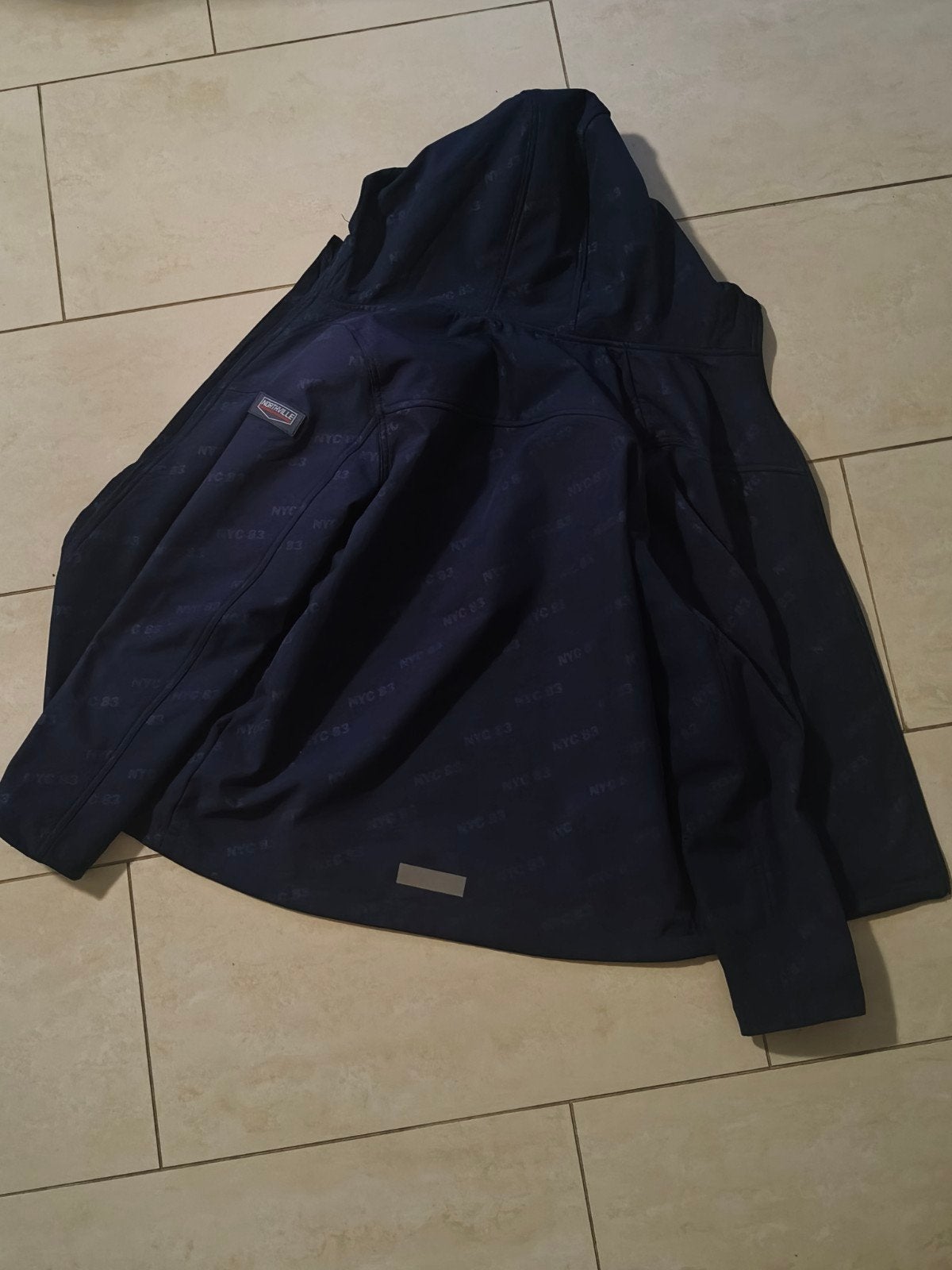Nieuwe Northville Softshell Jas NYC 83 herfst/lente - Donker, Ophalen, Zo goed als nieuw, Northville, Jongen of Meisje