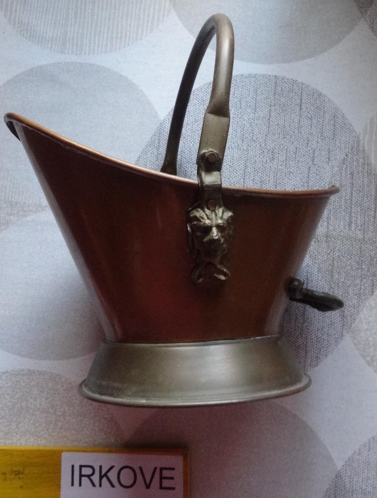 BLOEMPOT * HELMMODEL OP VOET * Koper *, Antiek en Kunst, Antiek | Koper en Brons, Koper, Verzenden