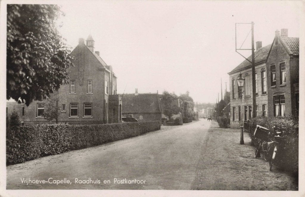 Vrijhoeve-Capelle Raadhuis en Postkantoor B3410, Ophalen, 1920 tot 1940, Gelopen, Noord-Brabant