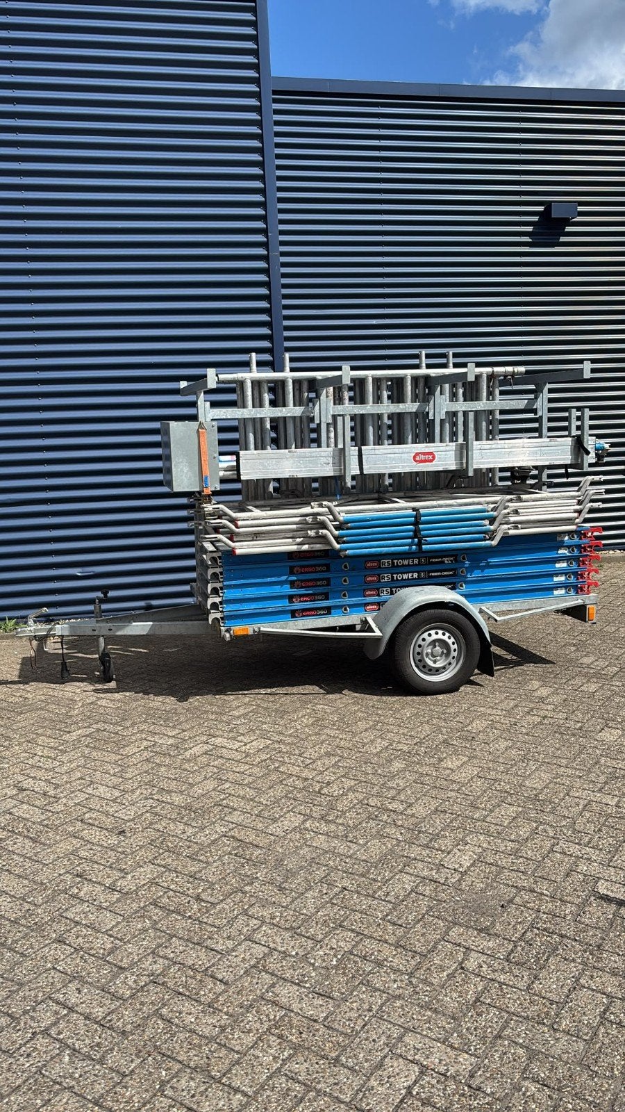 Altrex RS5 rolsteiger op aanhanger met Fiberdeck platforms, Doe-het-zelf en Verbouw, Steigers, Ophalen of Verzenden, Rolsteiger of Kamersteiger