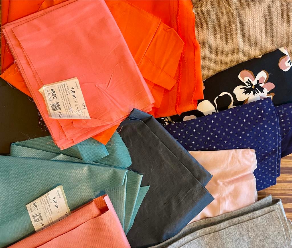 Verschillende soorten stoffen (wolvilt, outdoorstof, poplin), Overige kleuren, Ophalen of Verzenden, Zo goed als nieuw, 30 tot 120 cm