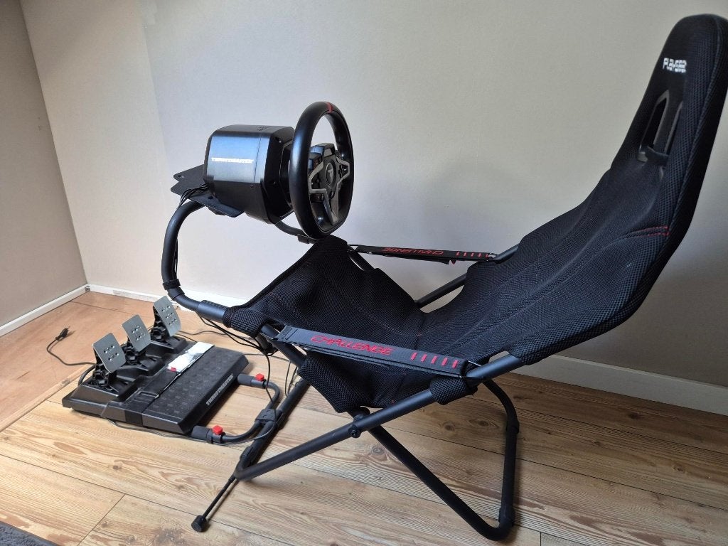 Thrustmaster T248-X Racing Wheel met Playseat Challenge, Ophalen, Gebruikt, Stuurtje of Sportattribuut, Xbox Series X