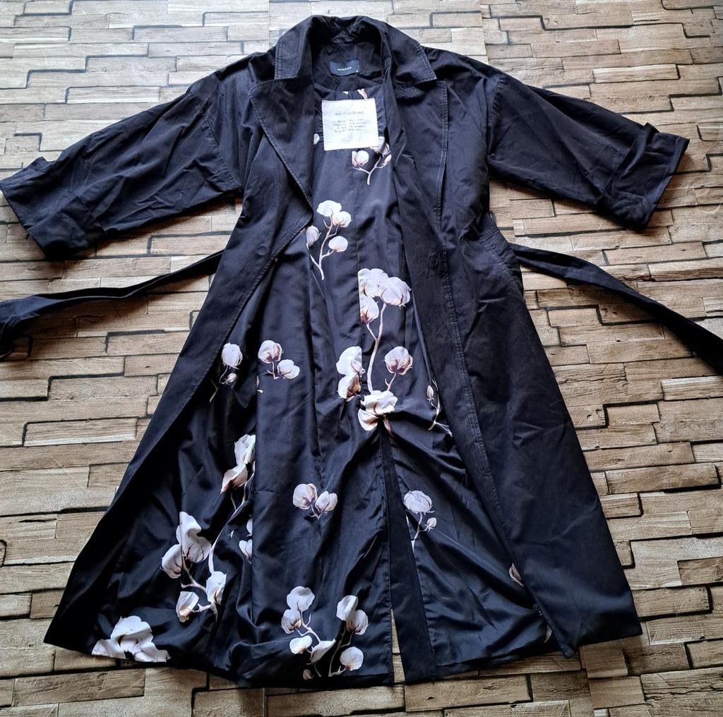 Reserved- zwarte trenchcoat, S, Kleding | Dames, Jassen | Zomer, Verzenden, Zwart, Maat 46/48 (XL) of groter, Zo goed als nieuw