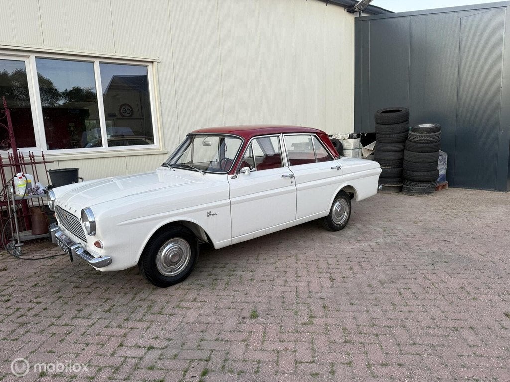 Ford Taunus 12M P4 1.5 TS Sedan 4drs Gerestaureerd! Geen Tec, Auto's, Stof, Overige modellen, Wit, Handgeschakeld
