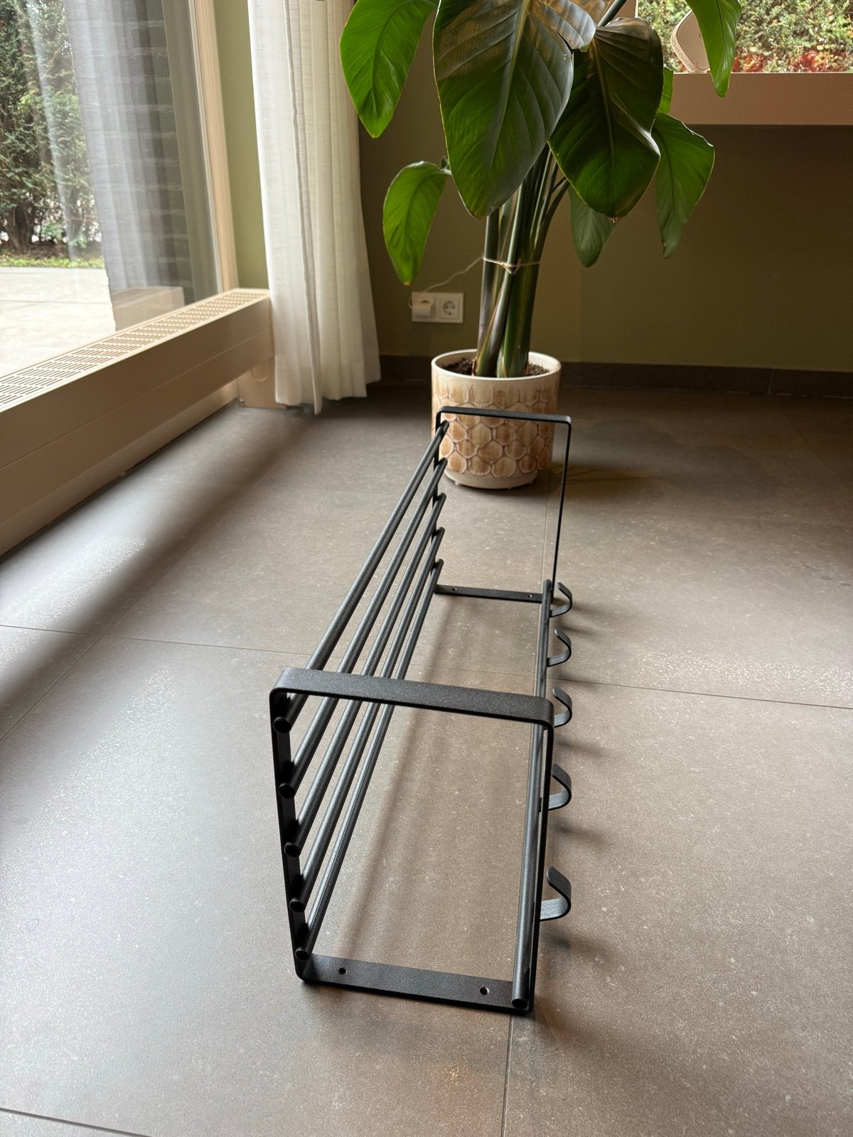 Zwarte metalen wandkapstok met hoedenplank en haken, Zo goed als nieuw, Minder dan 100 cm, Metaal, Ophalen