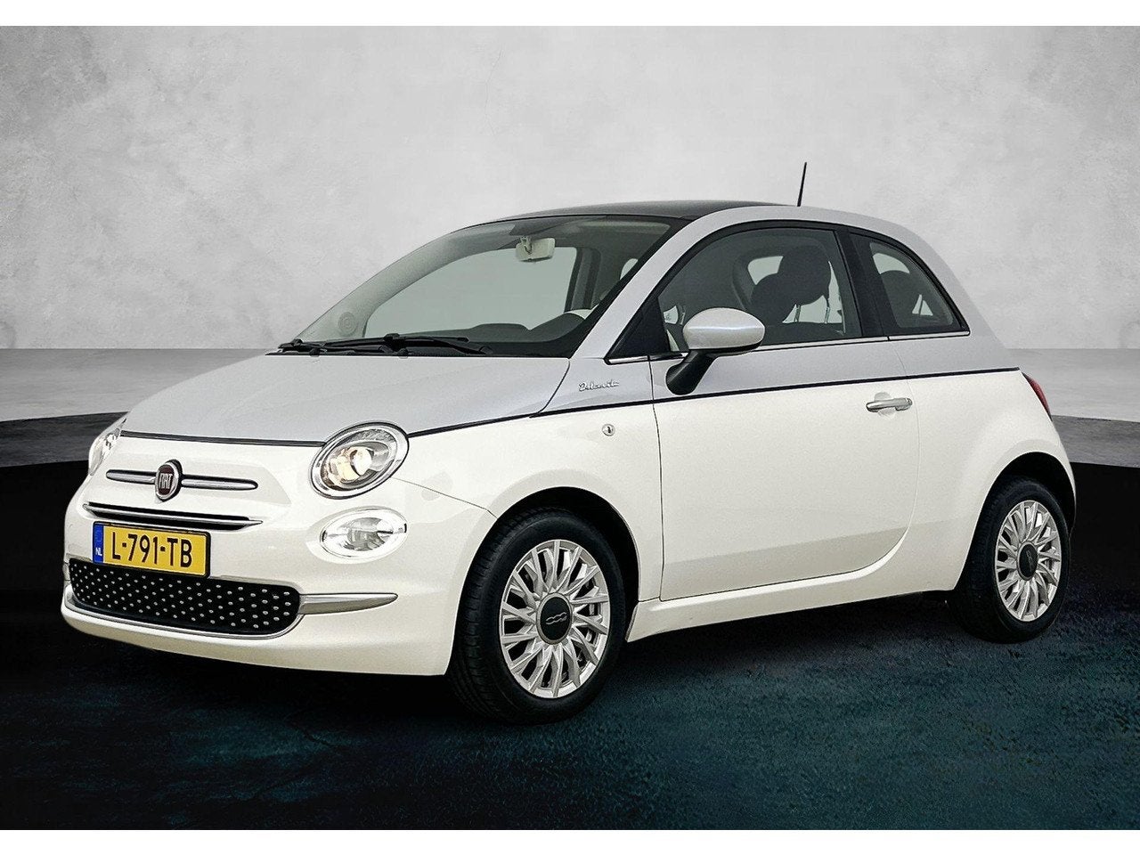Fiat 500 1.0 Hybrid 70pk Dolcevita | Panoramadak | Climate C, Voorwielaandrijving, Start-stop-systeem, 4 stoelen, Wit