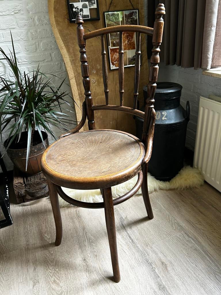 Antieke Mundus Oostenrijkse Thonet stoel, Antiek en Kunst, Antiek | Meubels | Stoelen en Banken, Ophalen