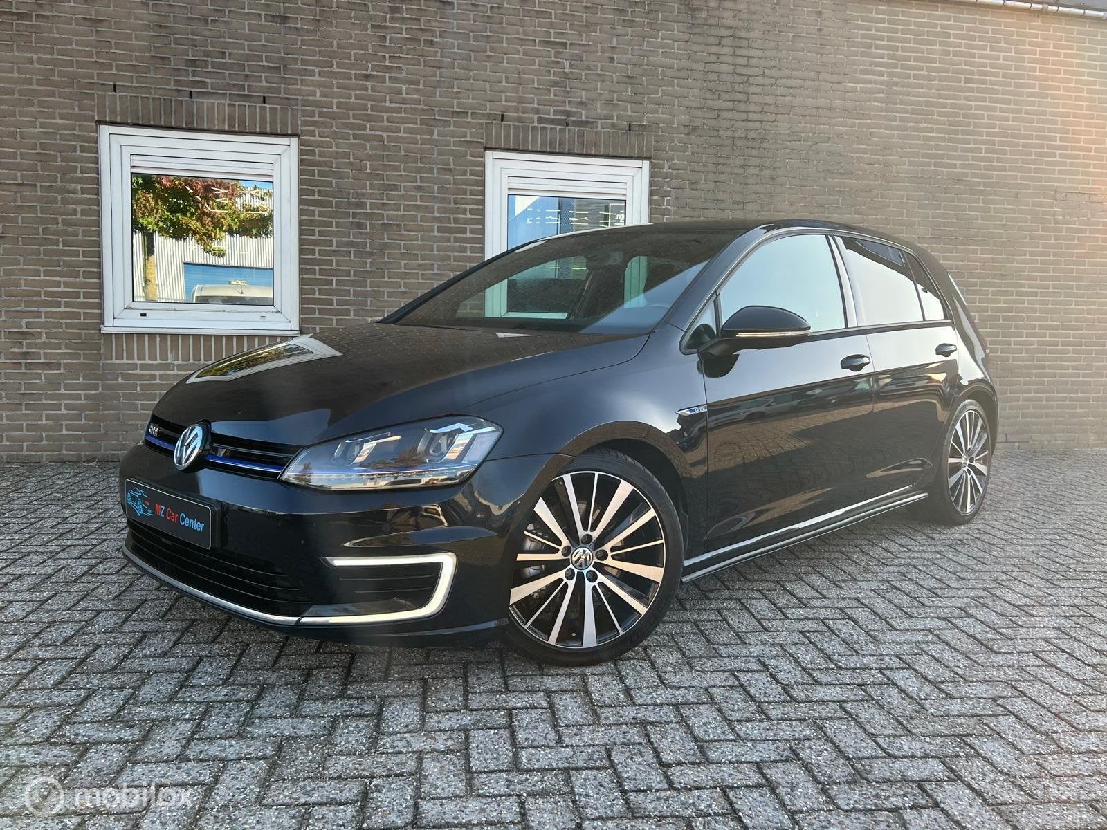 Volkswagen Golf 1.4 TSI GTE| Automaat| Camera| Sensoren| NAP, Stof, Gebruikt, Euro 6, 4 cilinders