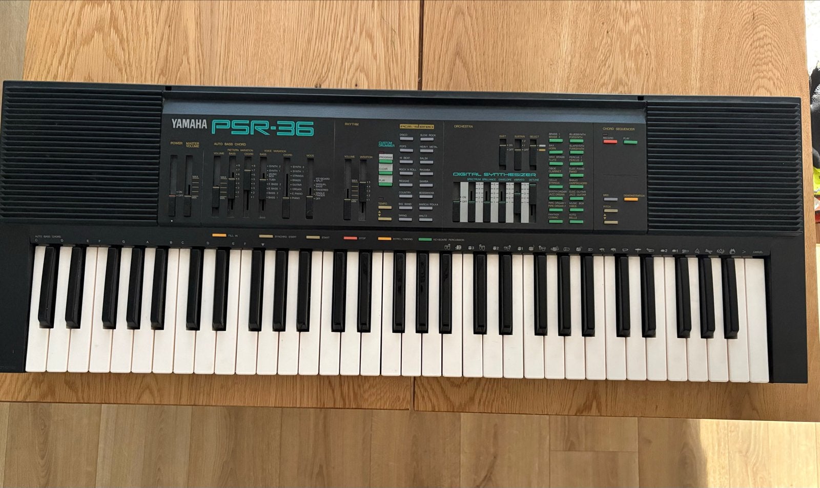 Yamaha PSR-36 Keyboard, Ophalen, Yamaha, Aanslaggevoelig, 61 toetsen