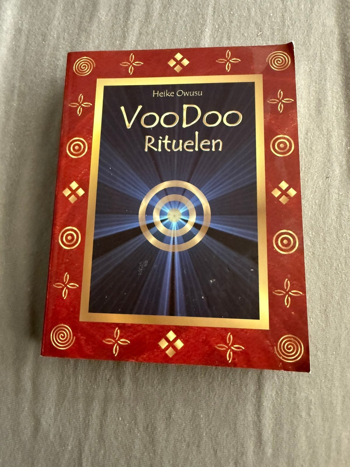 Voodoo Rituelen- Heike Owusu, Boeken, Ophalen of Verzenden, Zo goed als nieuw, Spiritualiteit algemeen, Achtergrond en Informatie