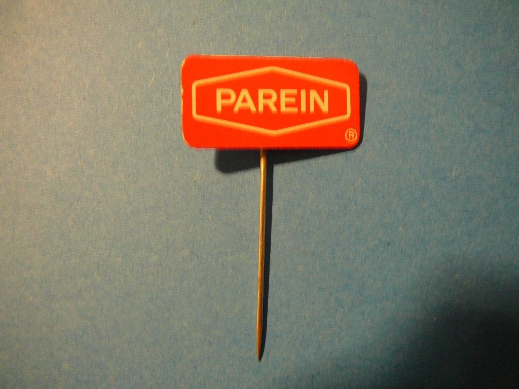 speldje Parein rood, Verzamelen, Speldjes, Pins en Buttons, Ophalen of Verzenden, Overige onderwerpen