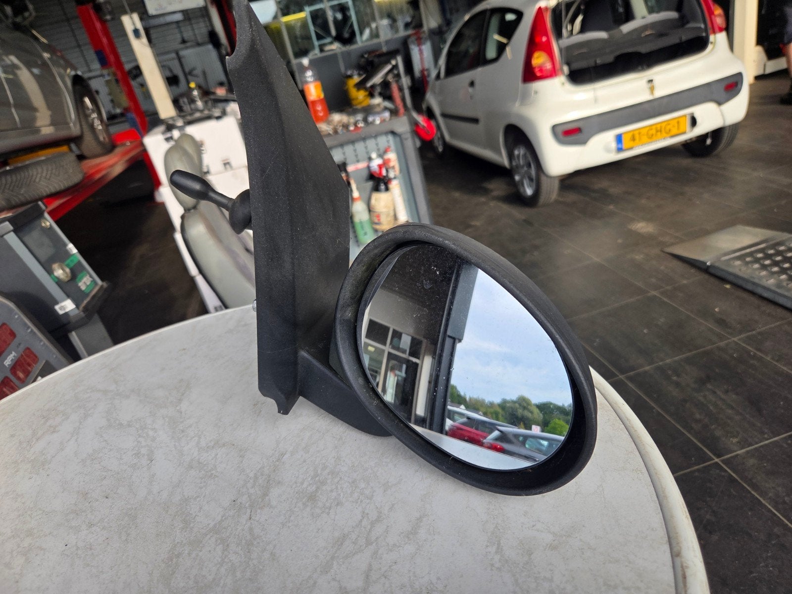 Rechter buitenspiegel Peugeot 107 – handbediend, Ophalen of Verzenden, Citroën