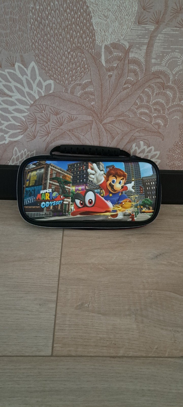 Nintendo Switch Oled Mario hoesje, Spelcomputers en Games, Ophalen, Zo goed als nieuw, Switch OLED
