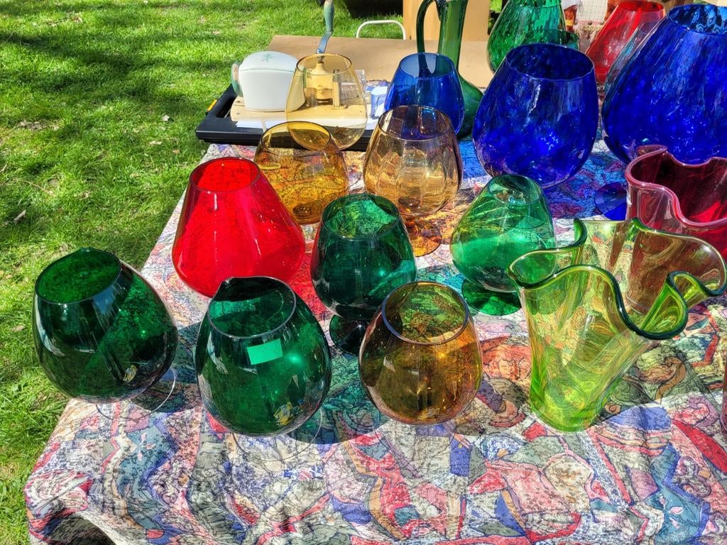 50+ glazen bokalen in diverse kleuren, Ophalen of Verzenden
